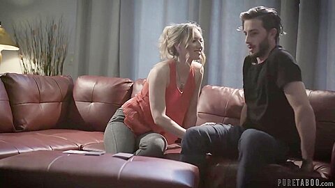 Aunts Hospitality, A Riley Reyes Story